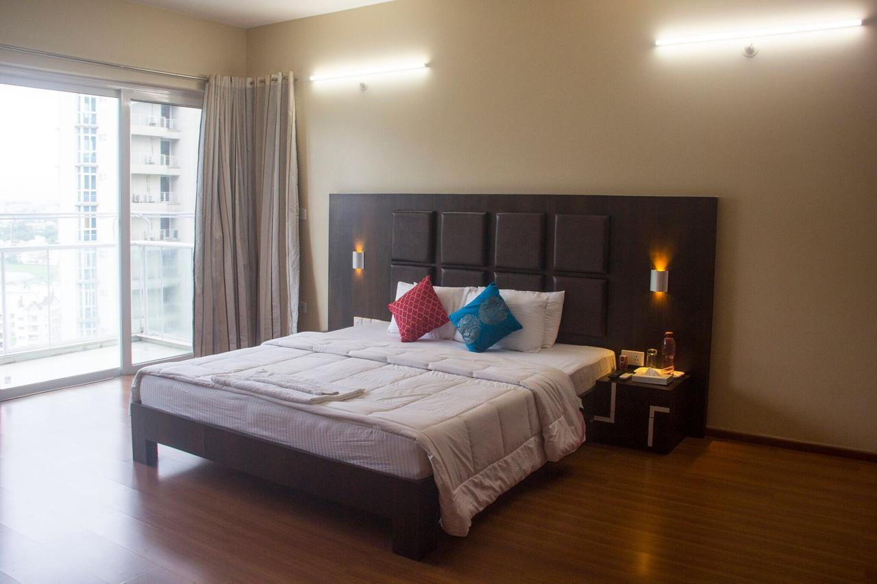 Amanora Park Town Bed and Breakfast Πούνε Εξωτερικό φωτογραφία